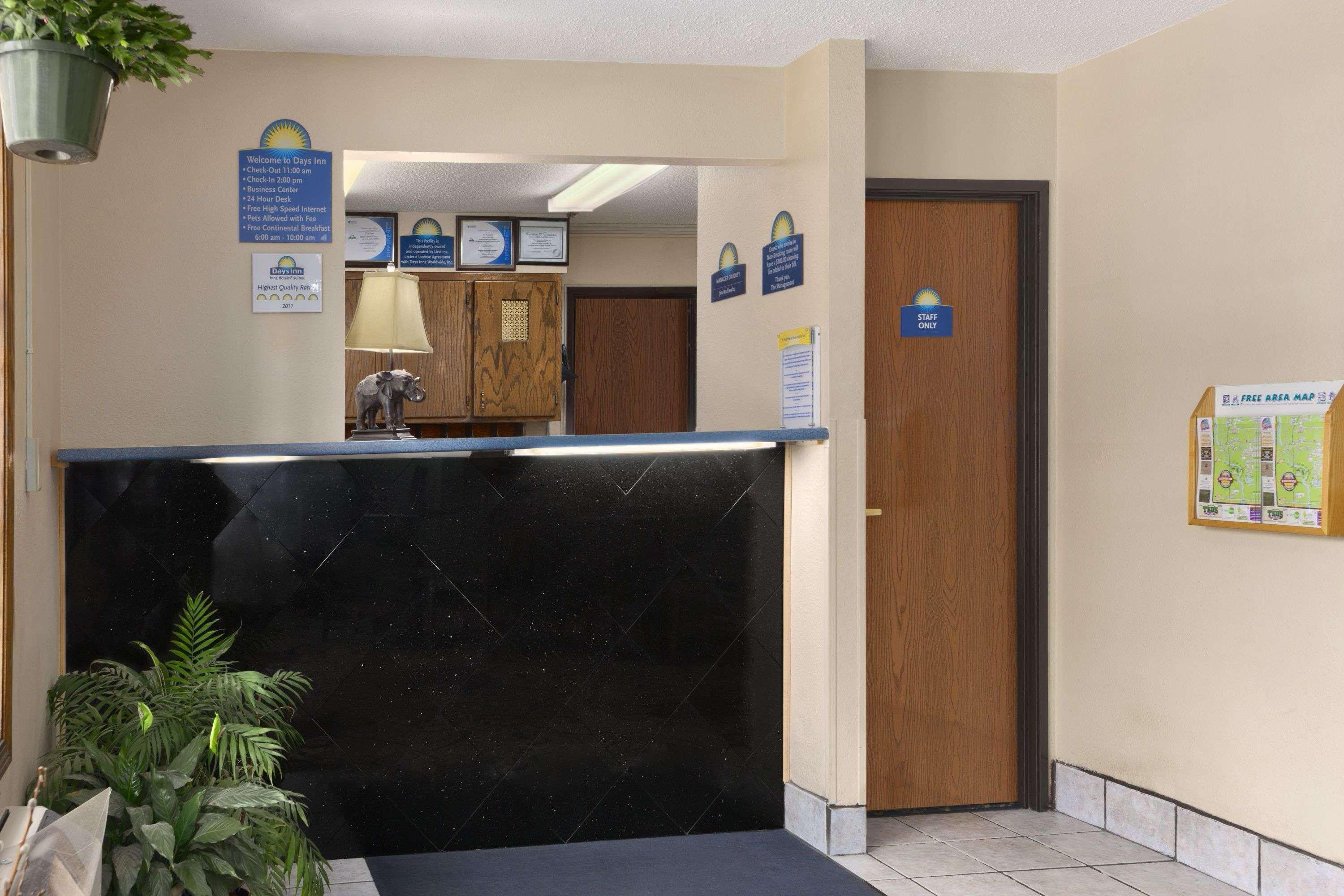 Days Inn By Wyndham Keene Nh Dış mekan fotoğraf